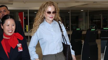 Nicole Kidman airport