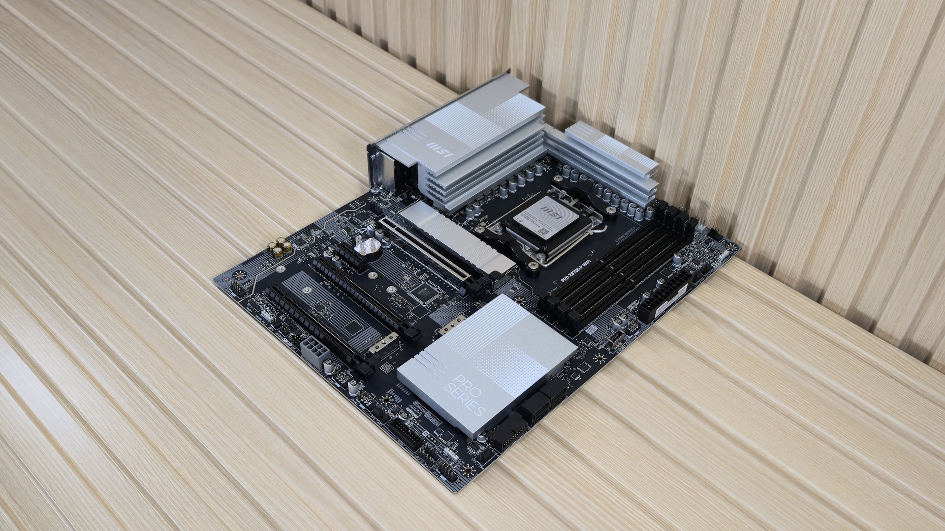 MSI Pro X870E-P Wifi - Board images