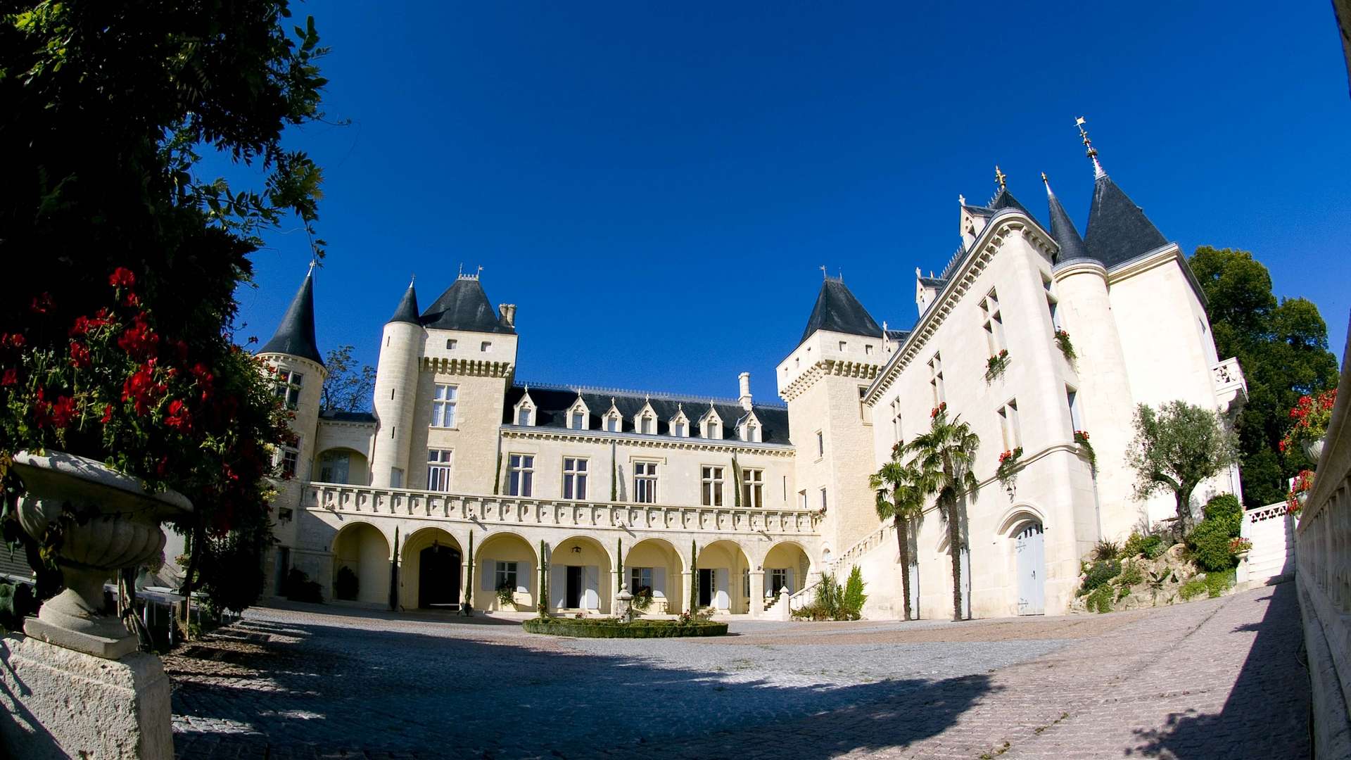 chateau-de-la-riviere