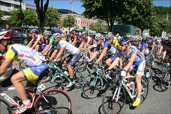 The early pace allowed some the riders to chat