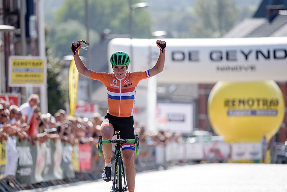 Annemiek van Vleuten (Netherlands) wins the final stage solo and seals the general classification at the 97 km Stage 3
