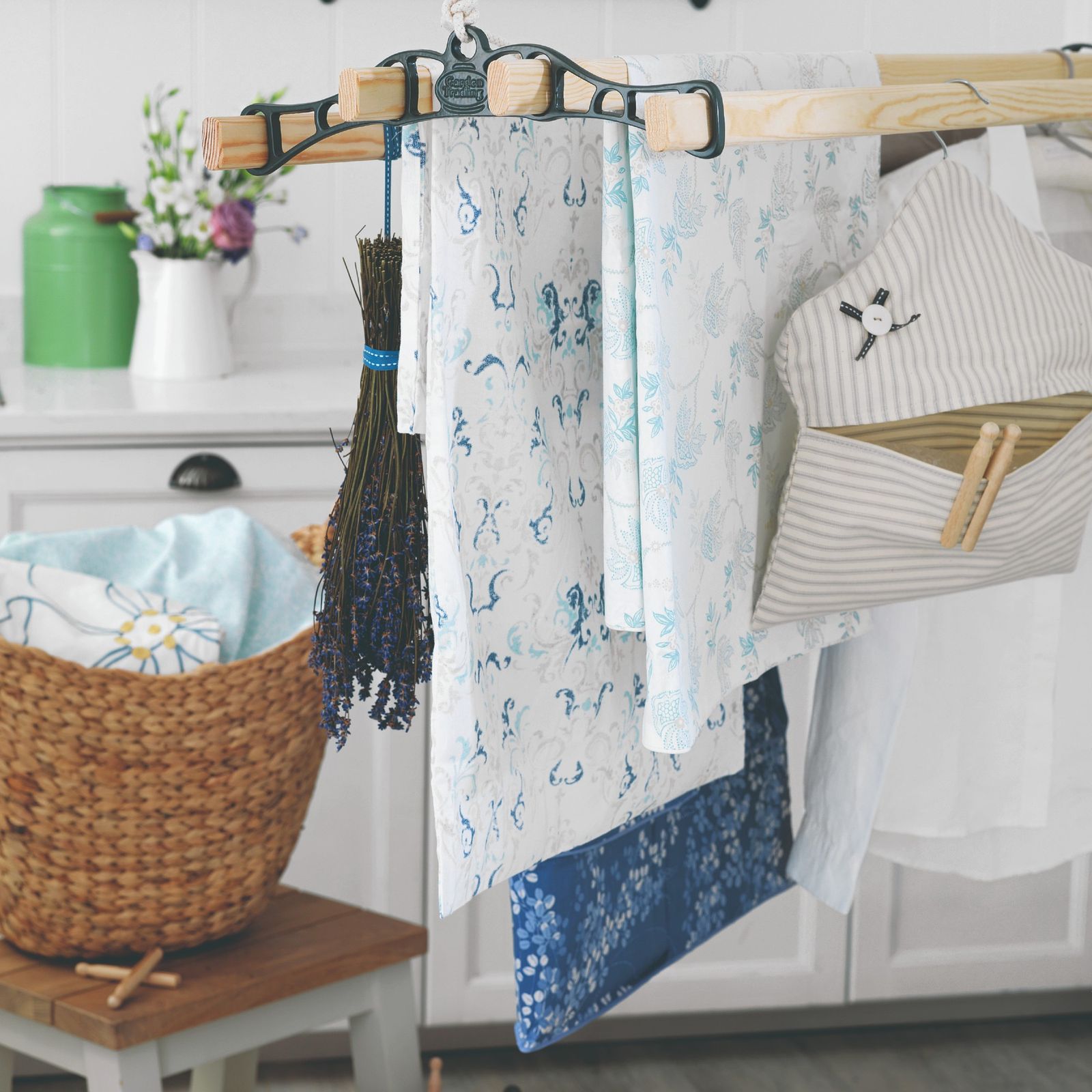 How to dry clothes in winter quickly and efficiently | Ideal Home