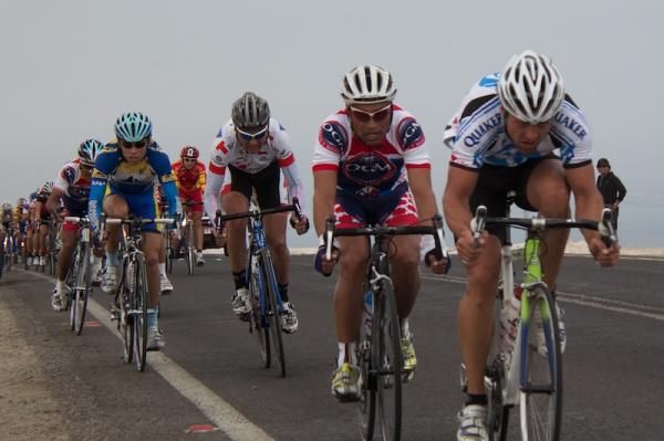 Big attacks and crosswinds are breaking the race once more.