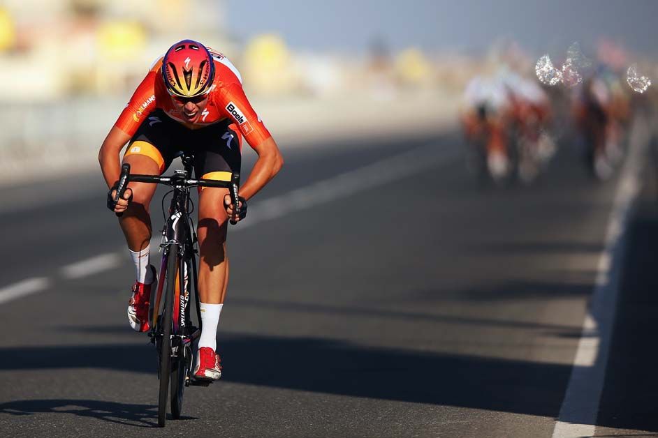 Ellen van Dijk digs deep to beat the chasers