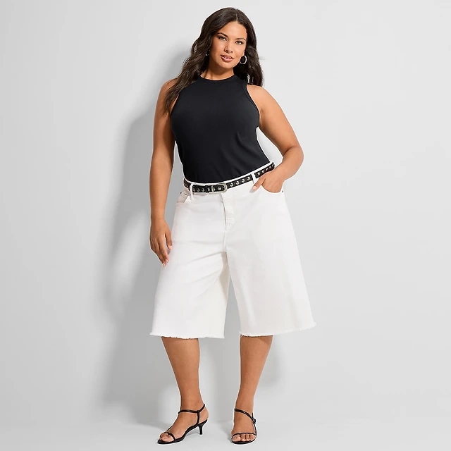 White wide-leg jean Bermuda shorts.