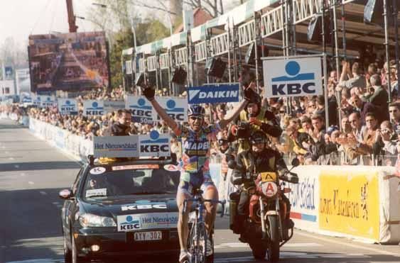 While the other contenders watched one another, Andrea Tafi took his chance in 2002.