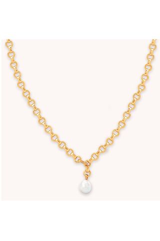 Astrid and Miyu Serenity Pearl Link Chain Necklace in Gold