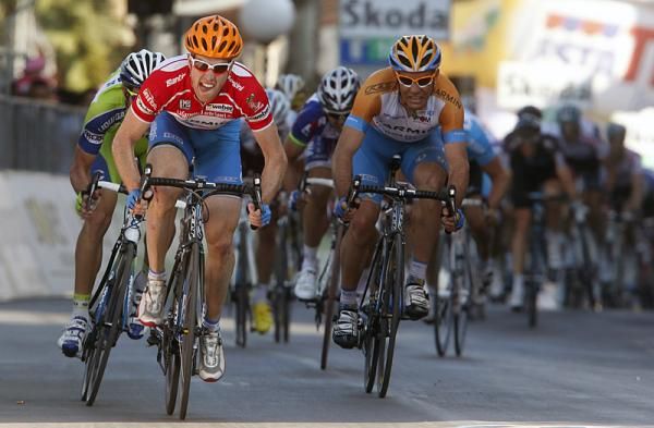 Tyler Farrar (Garmin - Transitions) knows he's about to win stage 10.