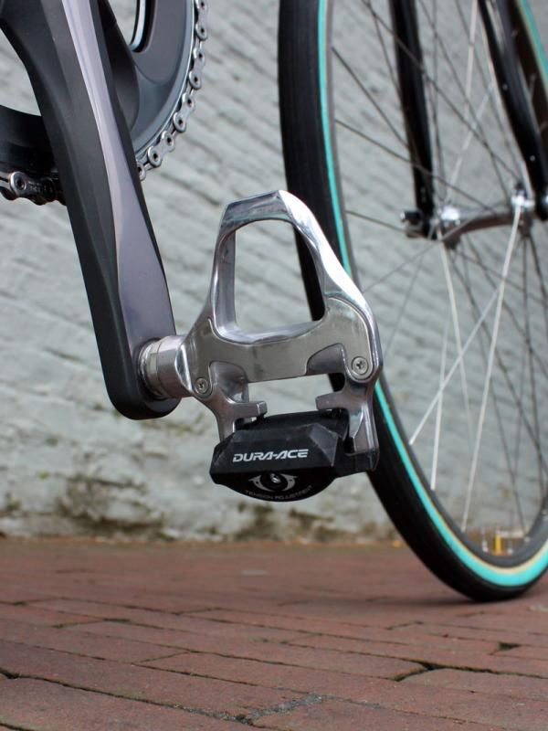 Flecha puts the power down through Shimano's ultra-durable Dura-Ace SPD SL pedals.