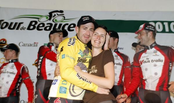 Ben Day (Fly V Australia) poses with his wife Isabelle Vachon after winning his second Tour de Beauce in his career.