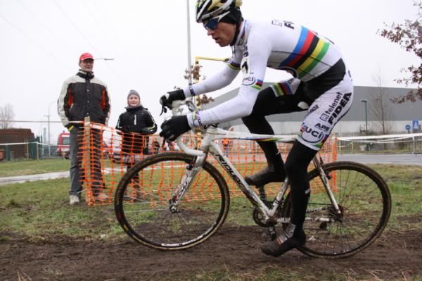 World champion Zdenek Stybar (Telenet-Fidea) finished as runner-up today.