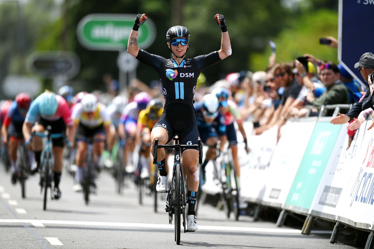 Lorena Wiebes wins stage two of the Women&#039;s Tour in Harlow