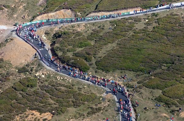Riders make their way to the finish on the extremely taxing Cuitu Negru finishing ascent.