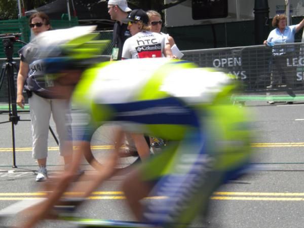 One of the Liquigas crews passes the Liberty Classic winner, Ina Teutenberg.