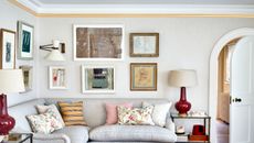 Wallpaper border in a living room