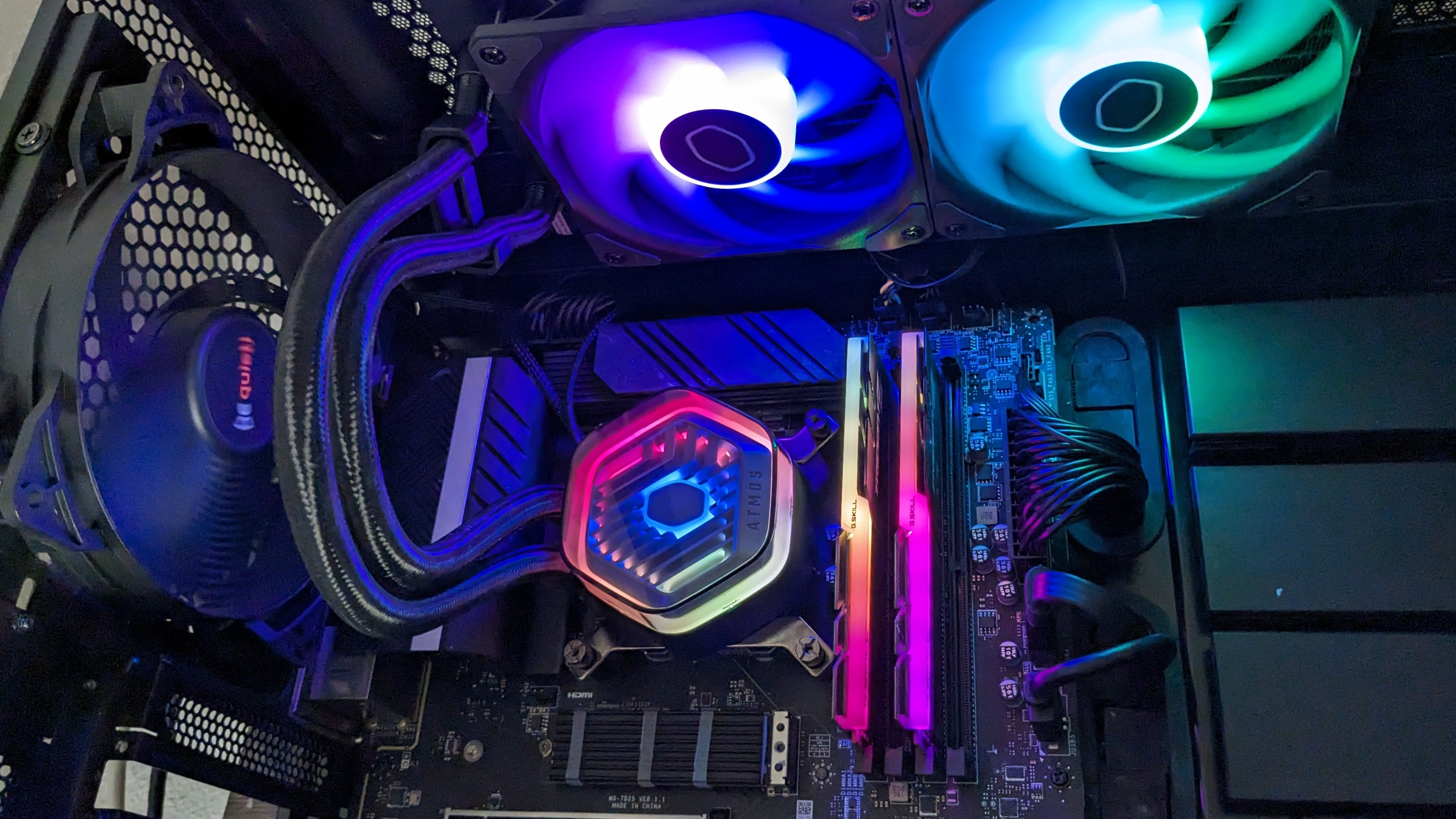 Cooler Master MasterLiquid 240 Atmos Review: Dynamite in a Small Package