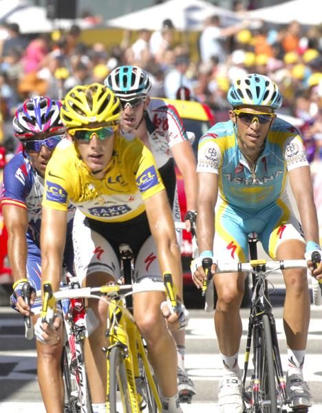 Alberto Contador (Astana) couldn't drop Andy Schleck (Saxo Bank)