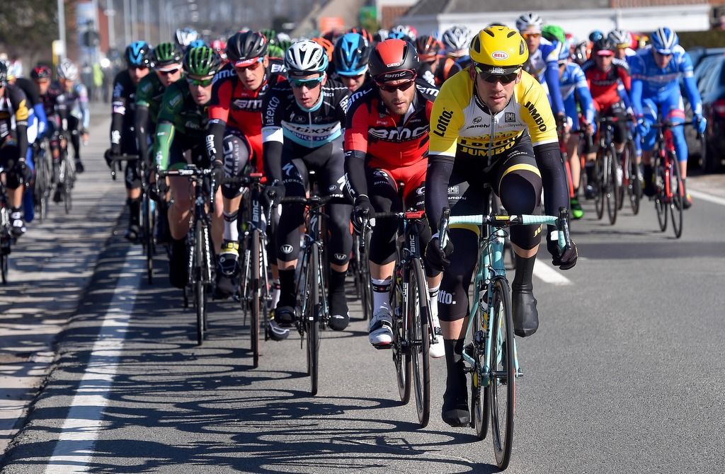 Maarten Tjallingii (Lotto-Jumbo) drives the peloton