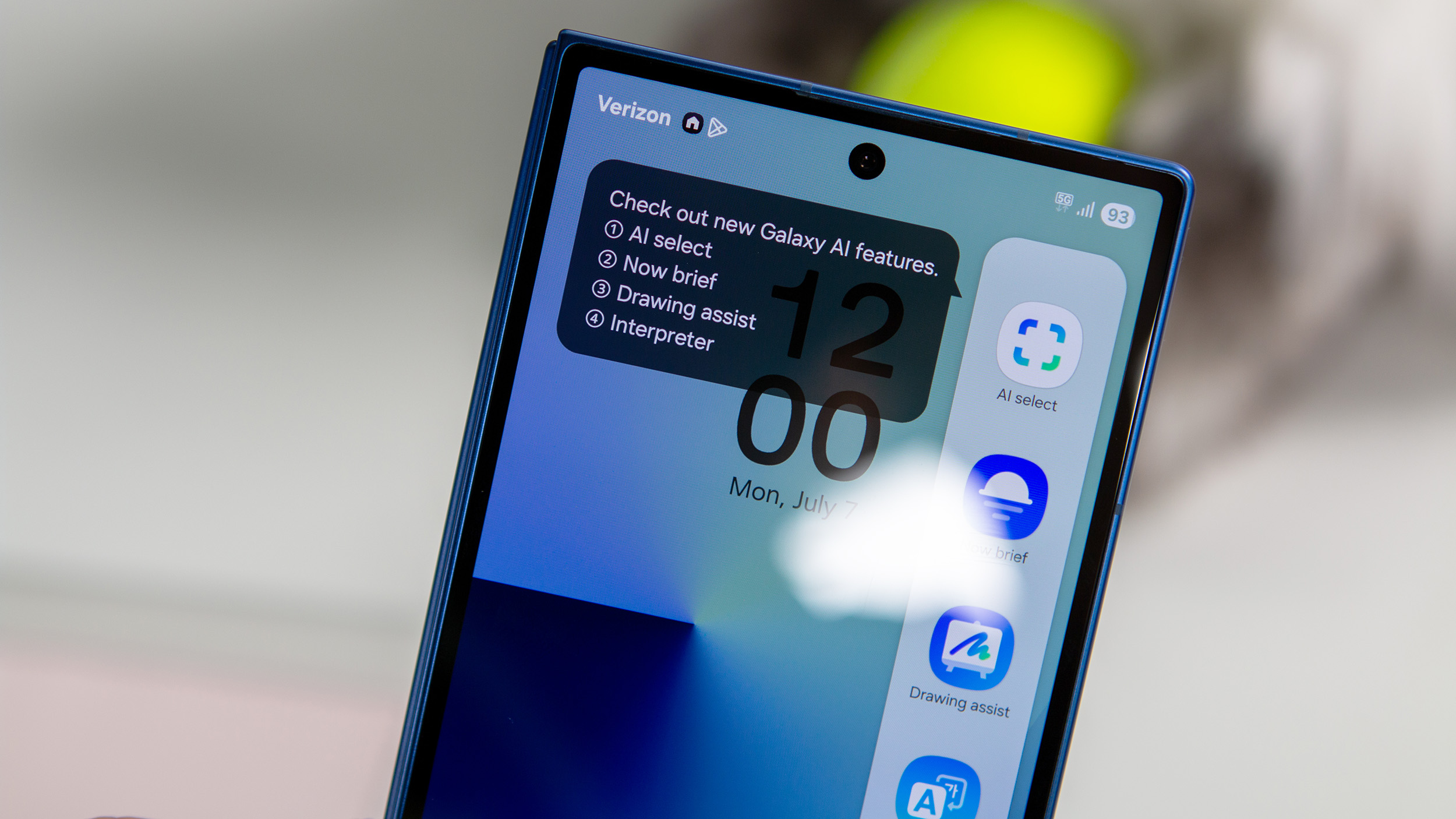 Samsung Galaxy Z Fold 7 Edge Panel hands-on
