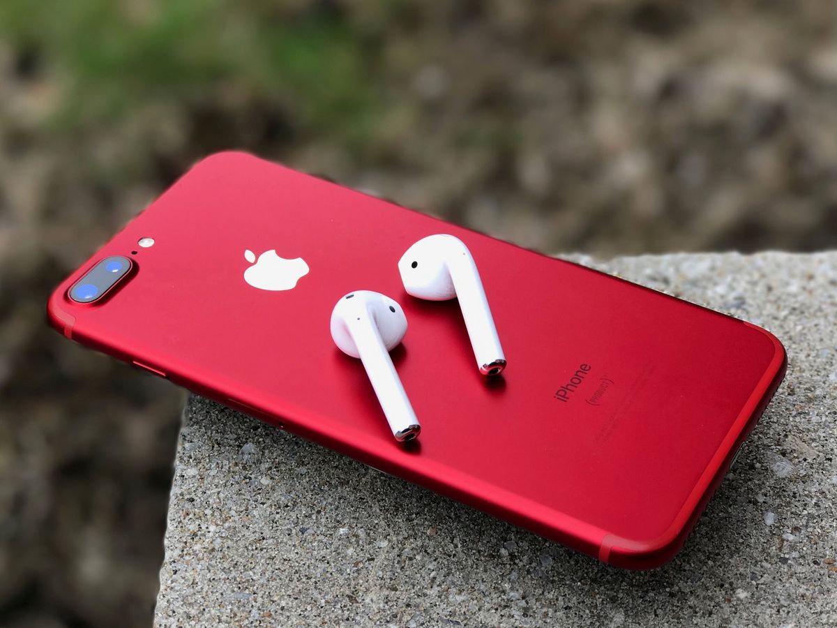 Apple iPhone 8 Plus (PRODUCT)RED Closer Look