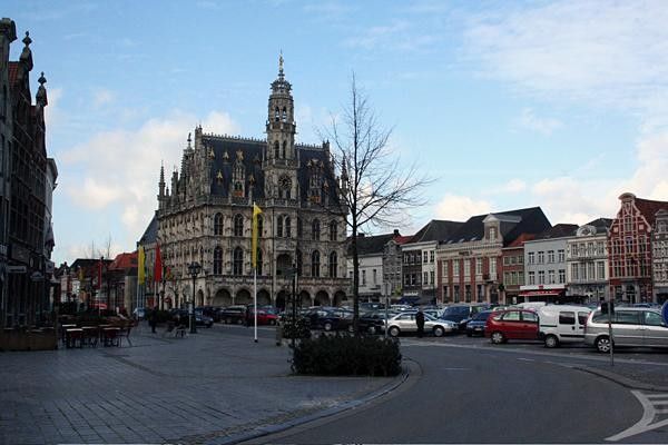 Oudenaarde is nestled in the very centre of the Flemish Ardennes.