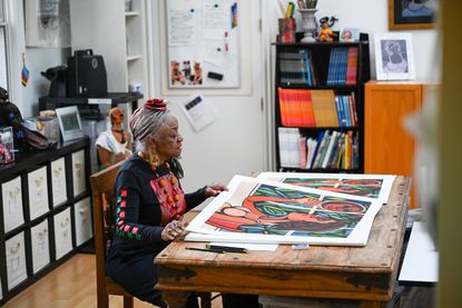 Portrait of Faith Ringgold in her studio in Englewood, New Jersey
