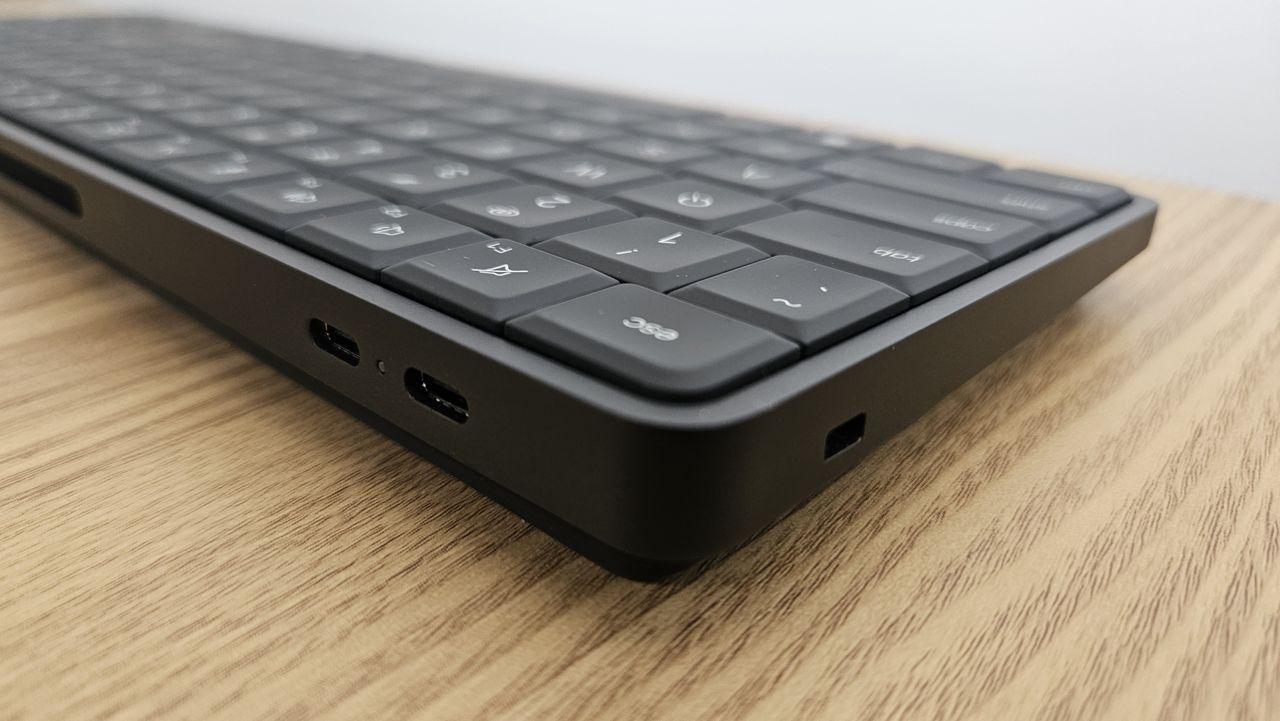 The HP EliteBoard G1a on a desk