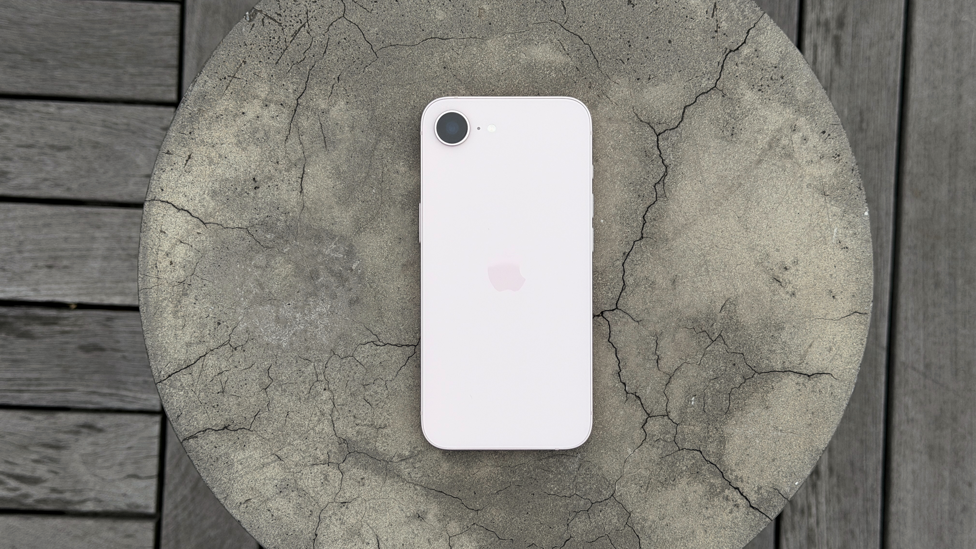 Apple iPhone 17e Review