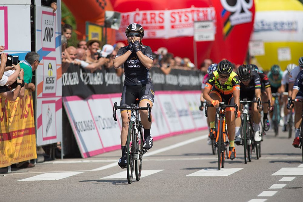 Chloe Hosking (Wiggle High5) wins stage 3 at Giro Rosa