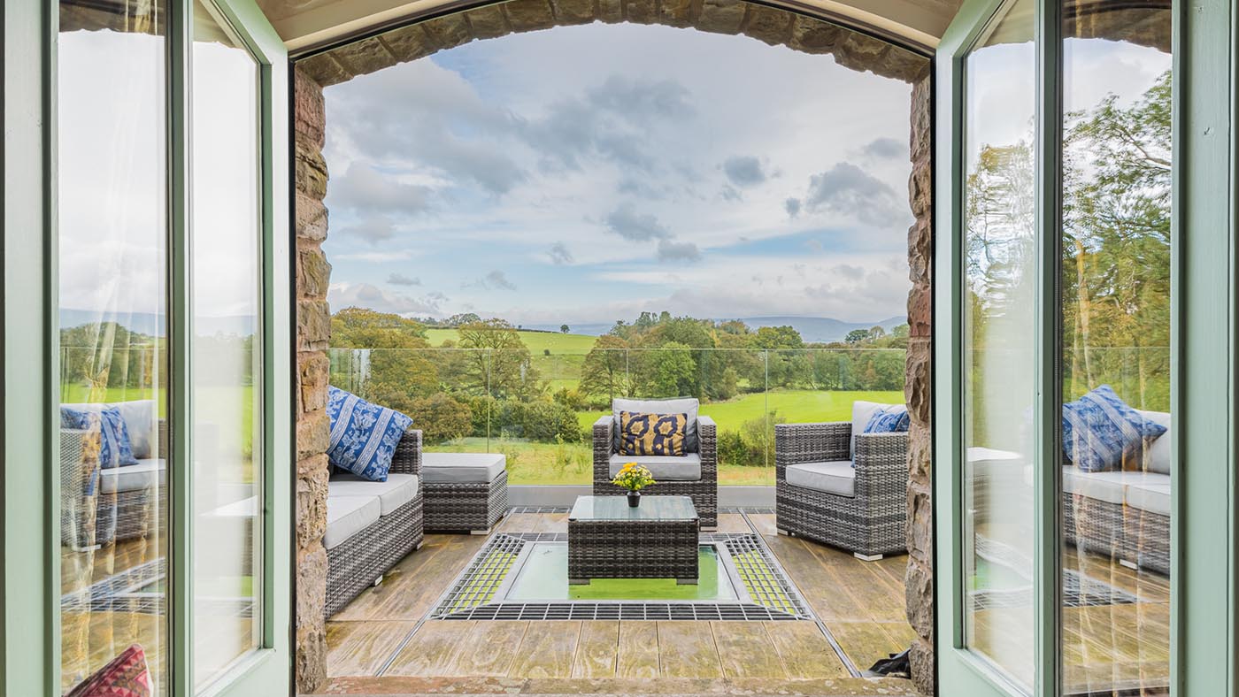 Hayton Holme_Balcony2_Web