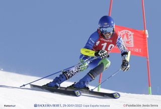 Samuel Sanchez skiing