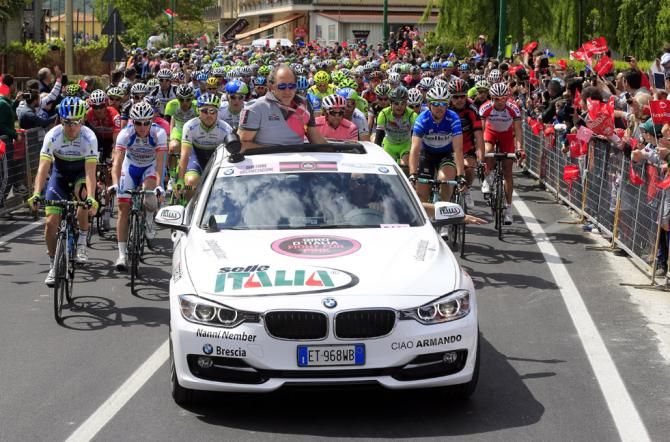 The peloton roll out of Sassano