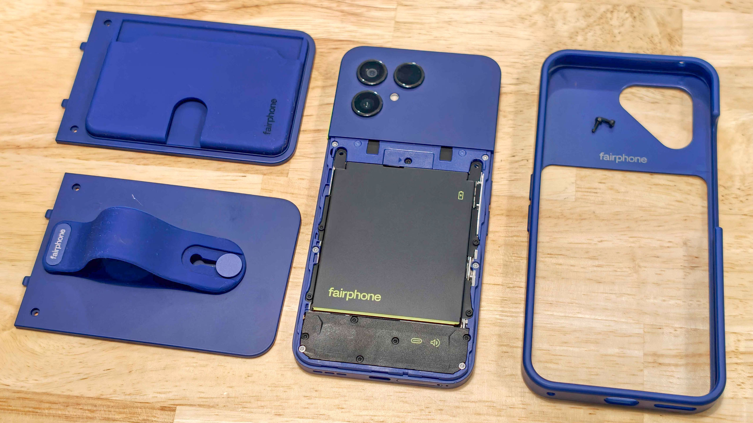 סקירת Fairphone 6+.