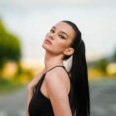 model with long lustrous hair