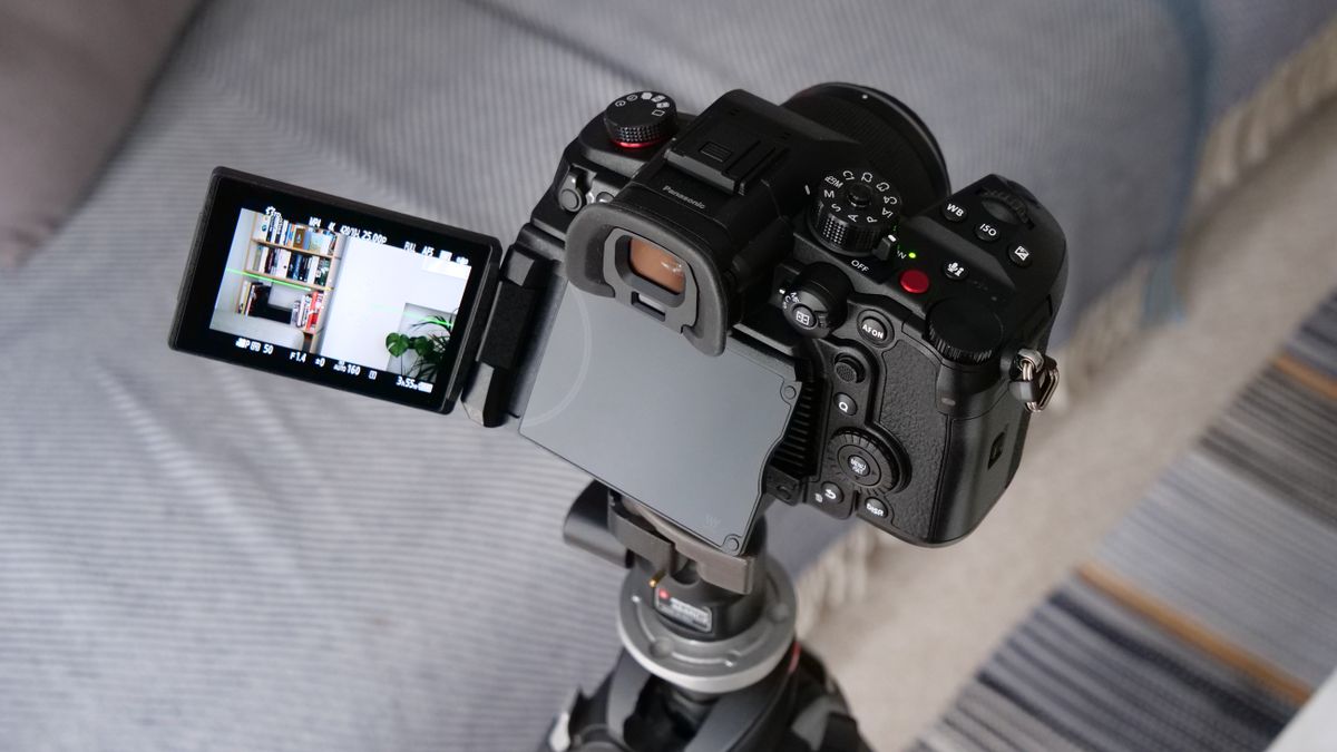 The Panasonic GH6 camera sitting on a tripod
