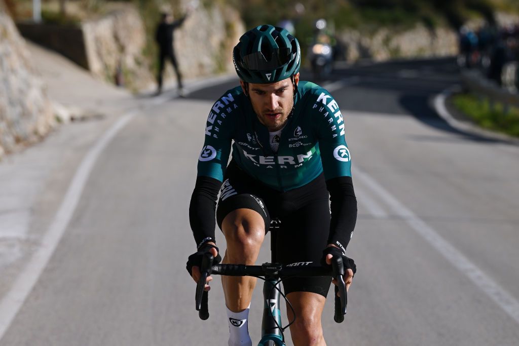 ALTEA SPAIN FEBRUARY 01 Hctor Carretero of Spain and Team Equipo Kern Pharma competes in the breakaway during the 74th Volta a la Comunitat Valenciana 2023 Stage 1 a 1894km stage from Orihuela to Altea VCV2023 VoltaValenciana on February 01 2023 in Altea Spain Photo by Dario BelingheriGetty Images
