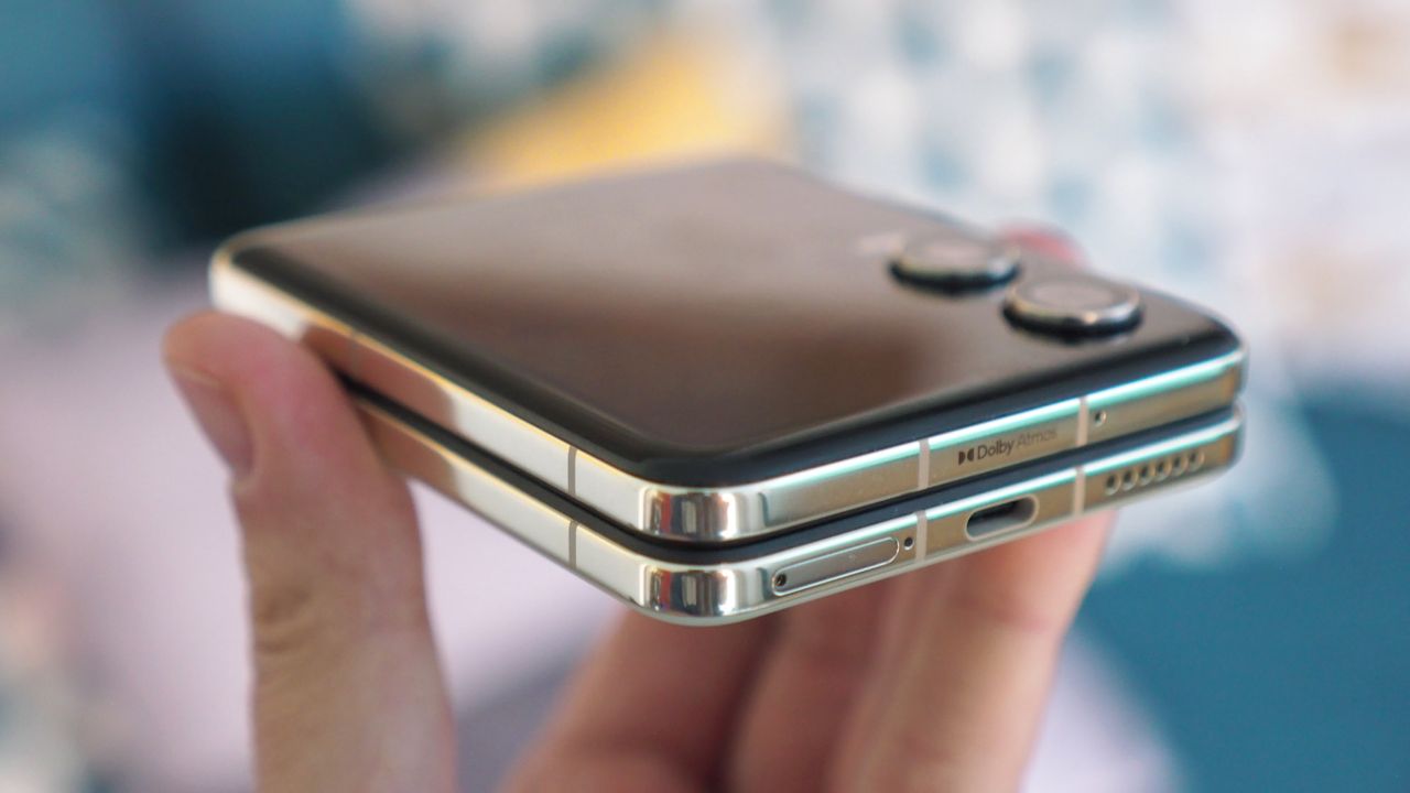 Tecno Phantom V Flip 2 5G v Samsung Galaxy Z Flip 6