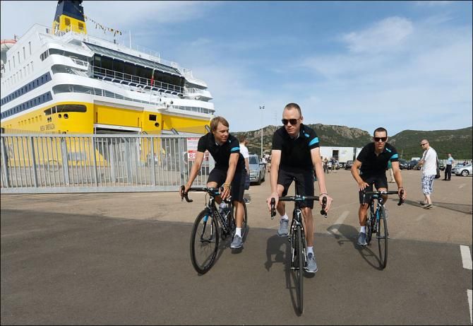 Christopher Froome (Team Sky) and some of his teammates