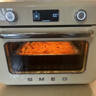 Testing the SMEG air fryer oven