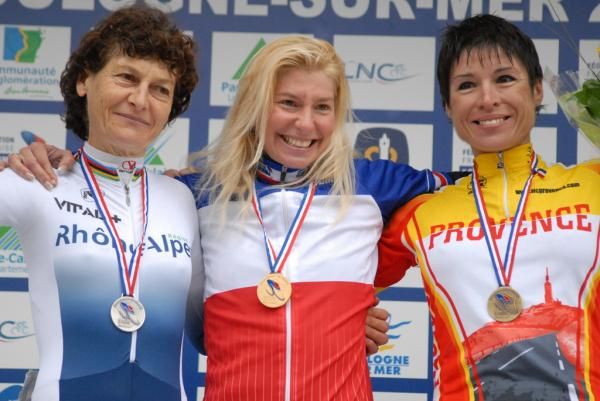The women's road race podium: Longo, Ferrier-Bruneau and Magdalena De Saint Jean