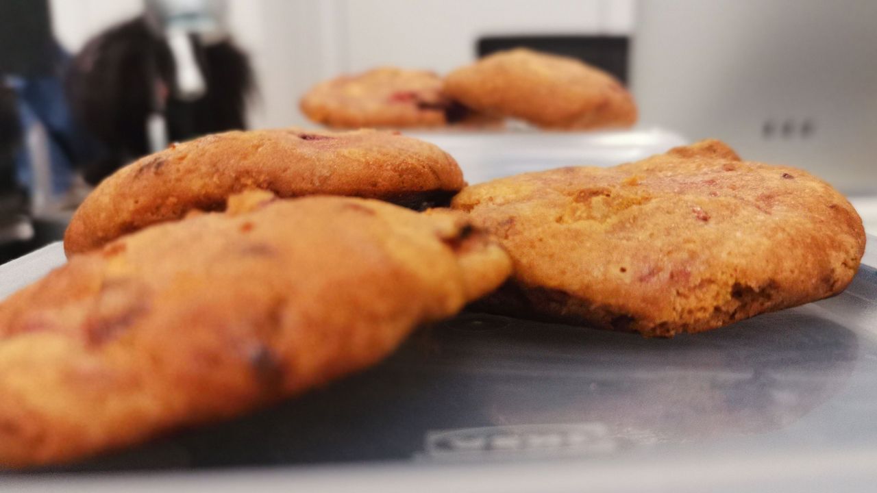 Four out-of-focus cookies, and one in focus. Image credit: TechRadar