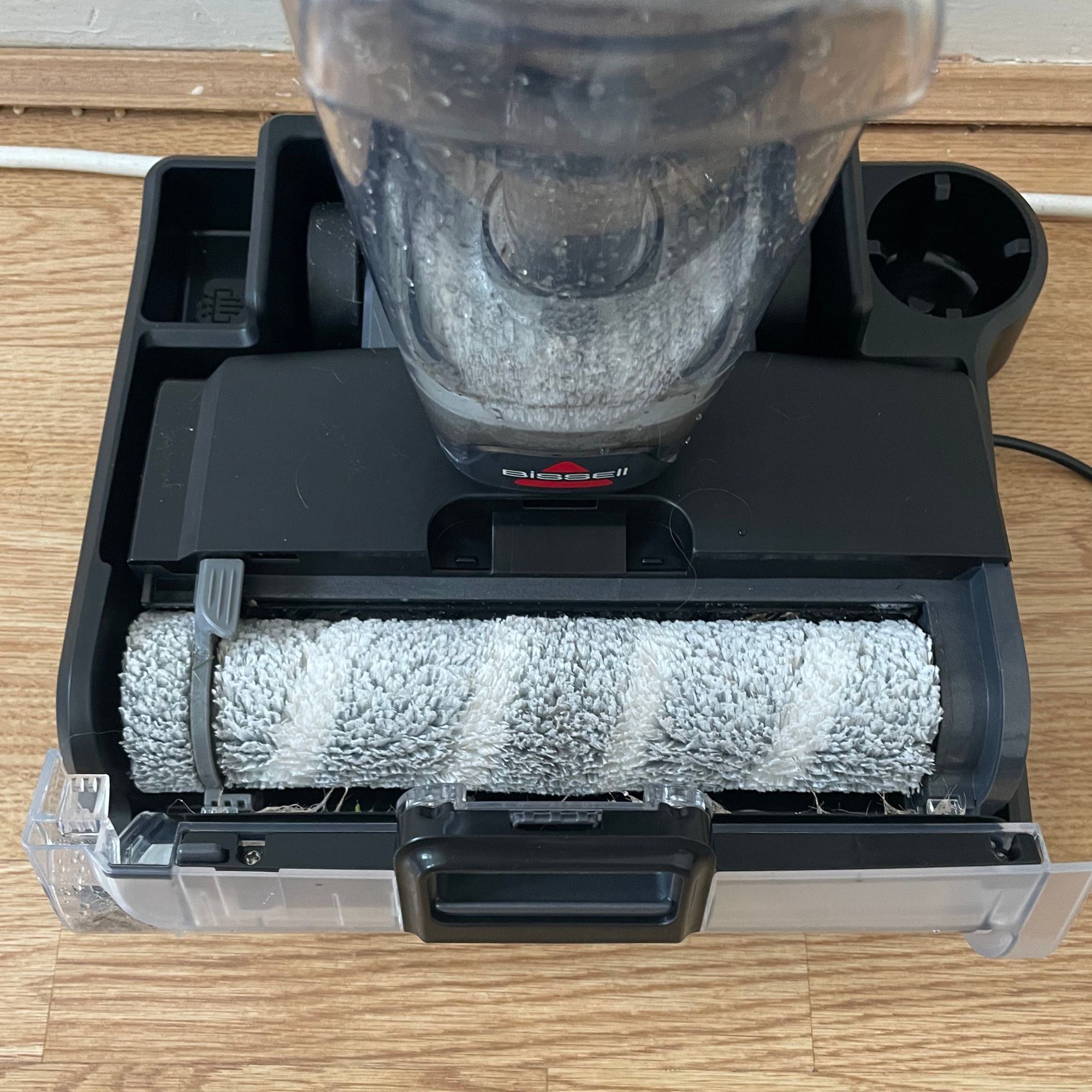 Close-up of the Bissell Crosswave Omniforce Edge roller