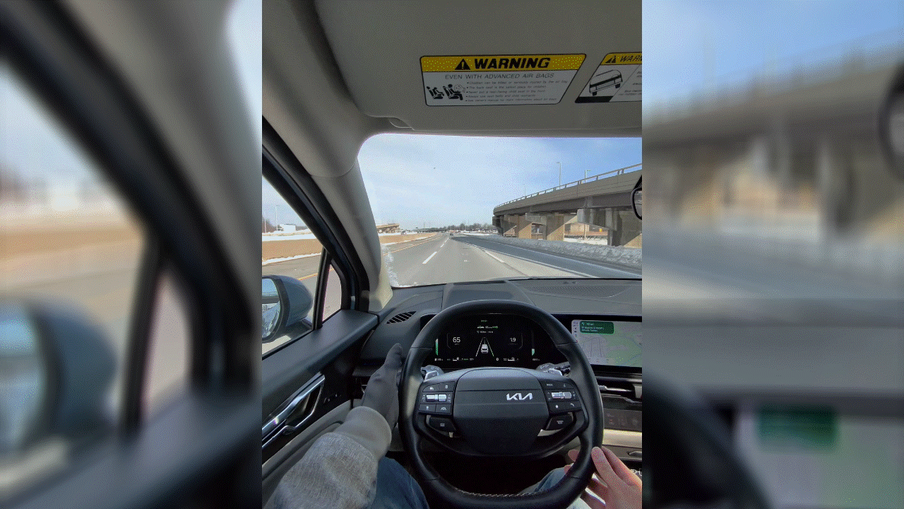 2026 Kia Sportage Hybrid test drive features.