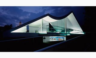 Oscar Niemeyer's serpentine pavilion 2003