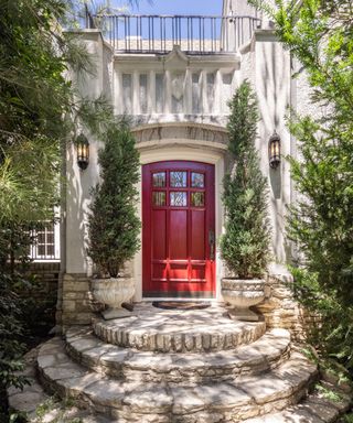 Red door leading to Leonardo DiCaprio's Los Angeles home