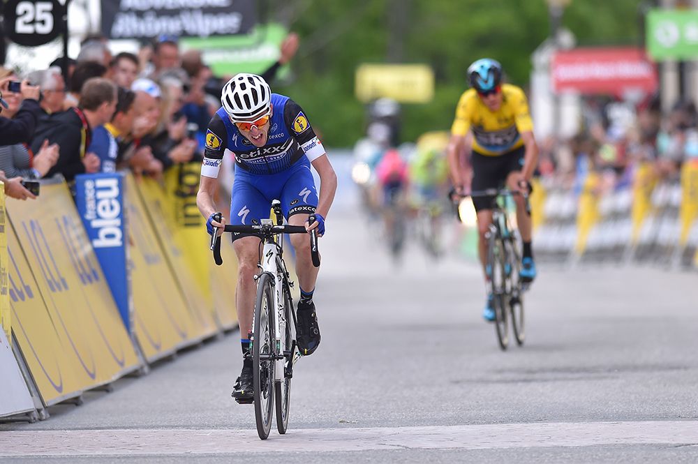 Daniel Martin (Etixx-Quickstep) comes in third