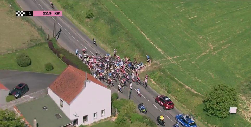 The moment of the crash at the 4 Jours de Dunkerque
