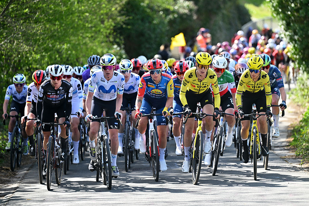 Tour of Flanders Women LIVE - A breakaway of four is up the road but the peloton is closing in as the main climbs loom