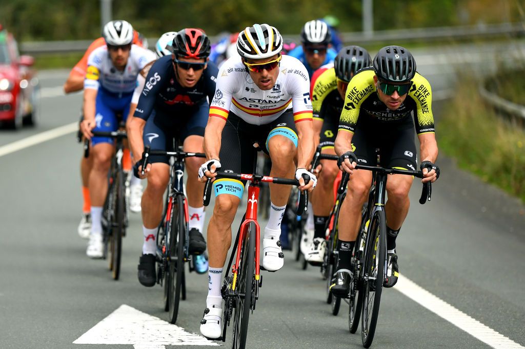 ALTODELANGLIRU SPAIN NOVEMBER 01 Luis Leon Sanchez Gil of Spain and Astana Pro Team Alexander Edmondson of Australia and Team Mitchelton Scott Cameron Wurf of Australia and Team INEOS Grenadiers Mattia Cattaneo of Italy and Team Deceuninck QuickStep Imanol Erviti of Spain and Movistar Team Breakaway during the 75th Tour of Spain 2020 Stage 12 a 1094km stage from Pola de Laviana to Alto de lAngliru 1560m lavuelta LaVuelta20 La Vuelta on November 01 2020 in Alto de lAngliru Spain Photo by David RamosGetty Images