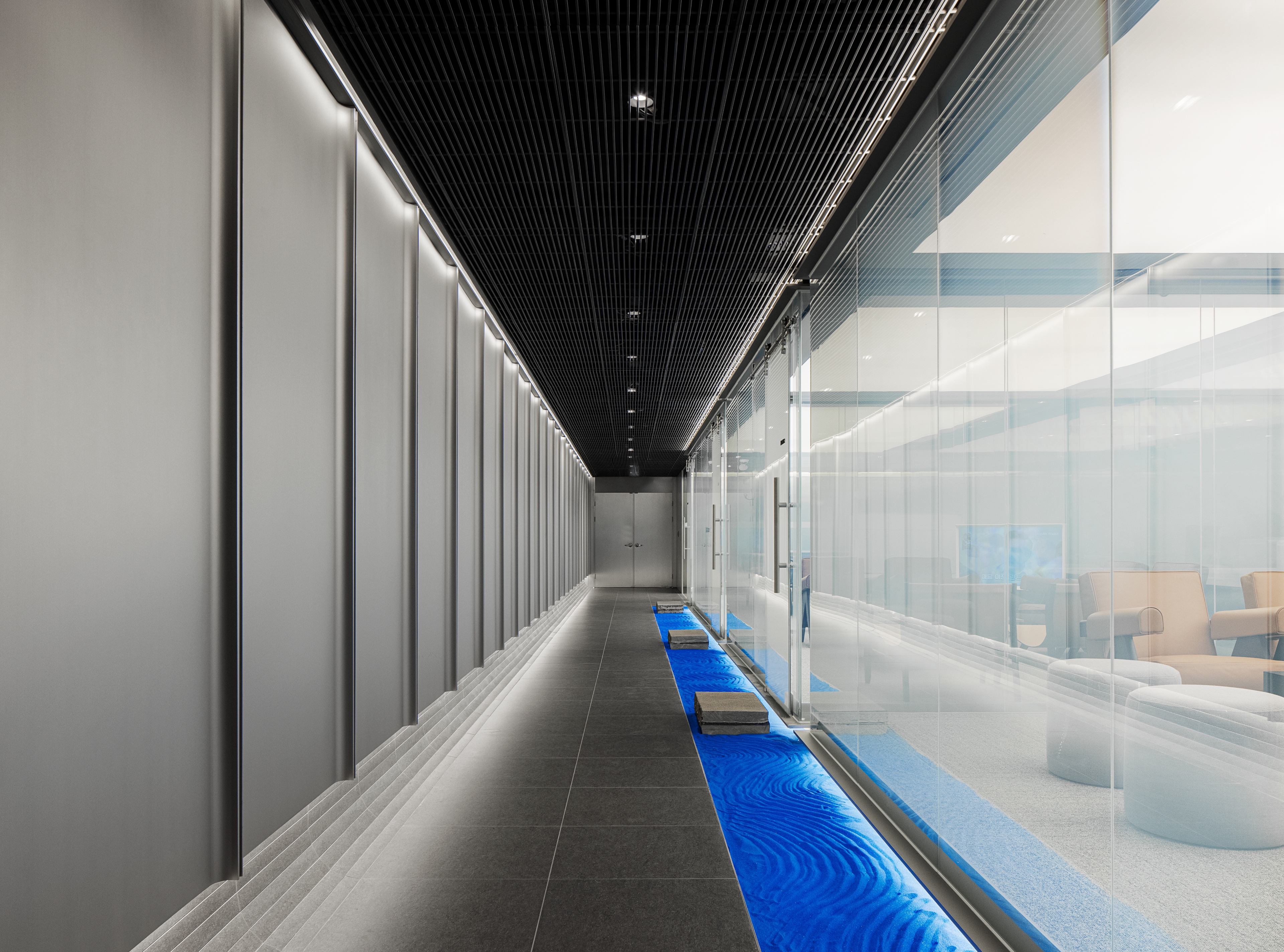 circulation area in hana bank's private banking lounge in seoul
